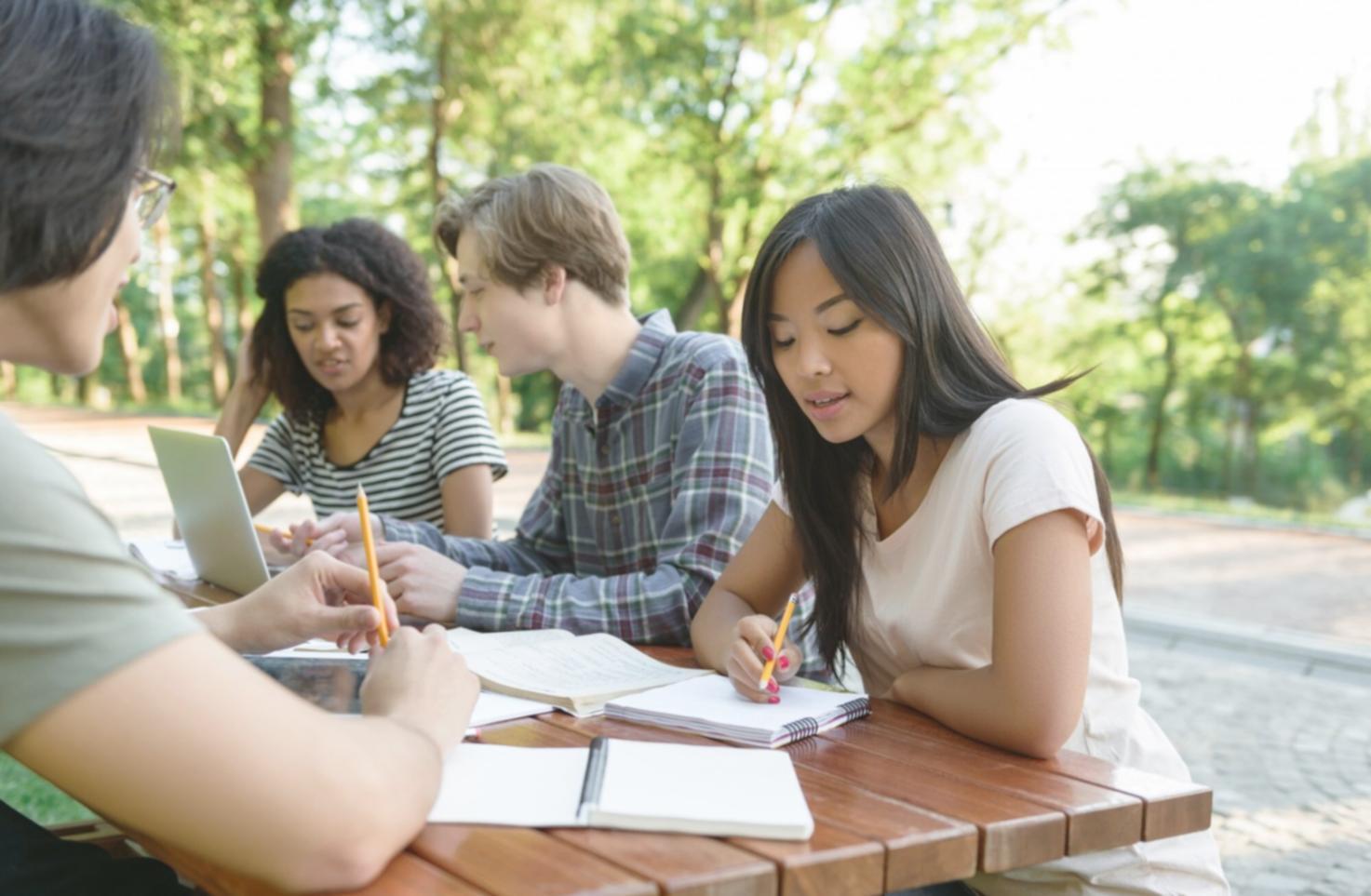 Ambiente dello studio salorimexi con attrezzature professionali